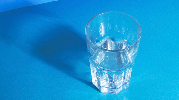 Das Glas Wasser
